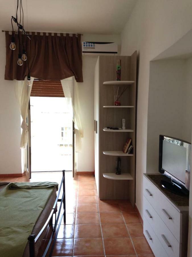 La Casa Di Alice Apartment Napoli Bagian luar foto